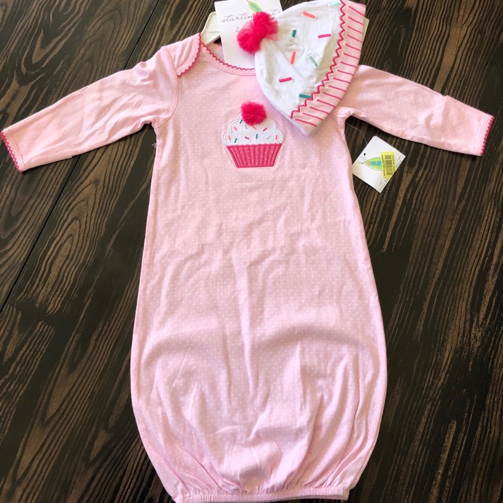 Gown & matching cap/hat